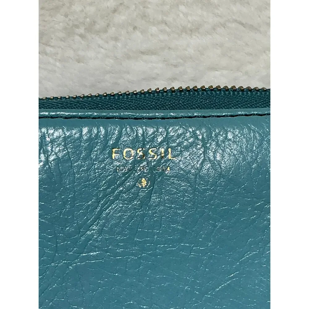 Fossil classic leather